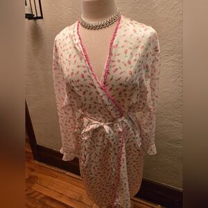 Vintage-inspired floral wrap robe — soft, romantic, and effortlessly feminine